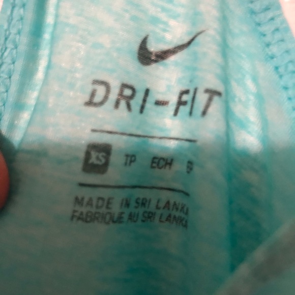 Nike dri fit tank top - Picture 2 of 9